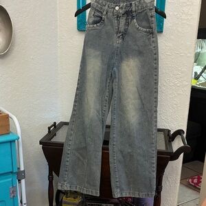 Stylish Gray Wide-Leg Jeans